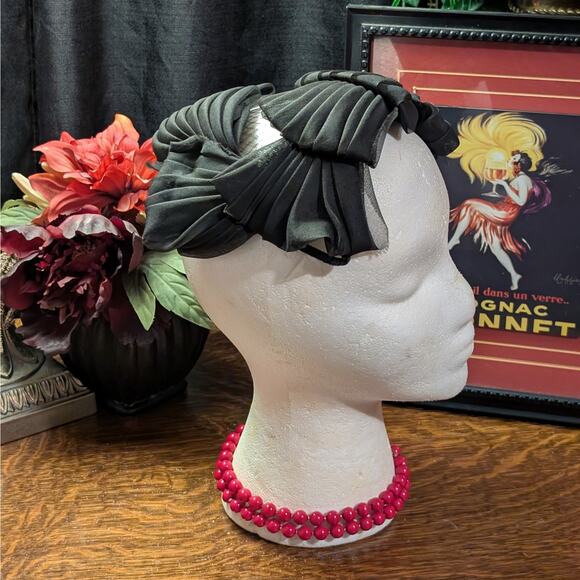 Mid Century 1950s Vintage Formal Black Pleated Fabric & Net Fascinator Tilt Hat - Picture 3 of 8